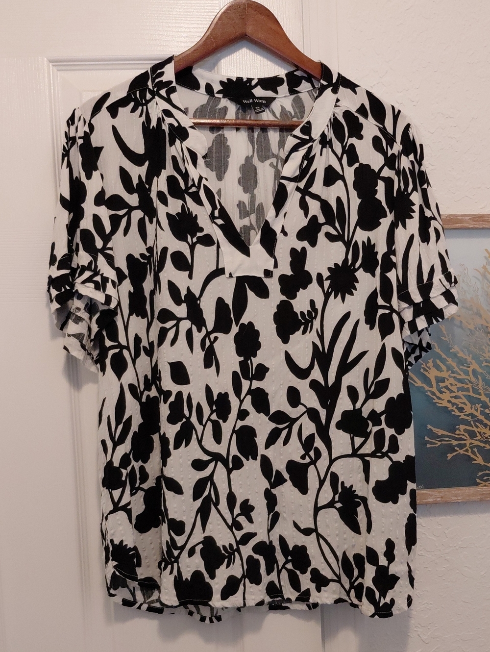 Well Worn Black & White Floral Split-Neck Blouse